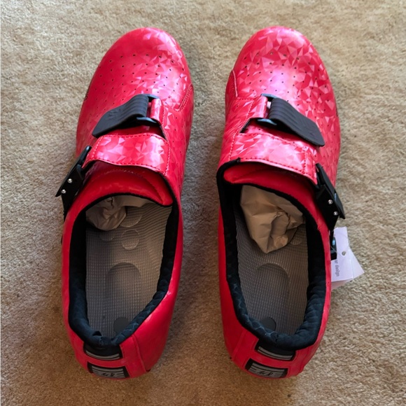 Men's Red Cycling Spin Bicycle Shoes for Delta Cleats Size 13 (NEW) - Picture 2 of 5